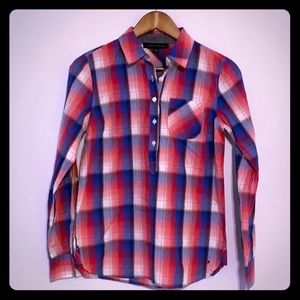 🦋Tommy Hilfiger Plaid Button Up Shirt